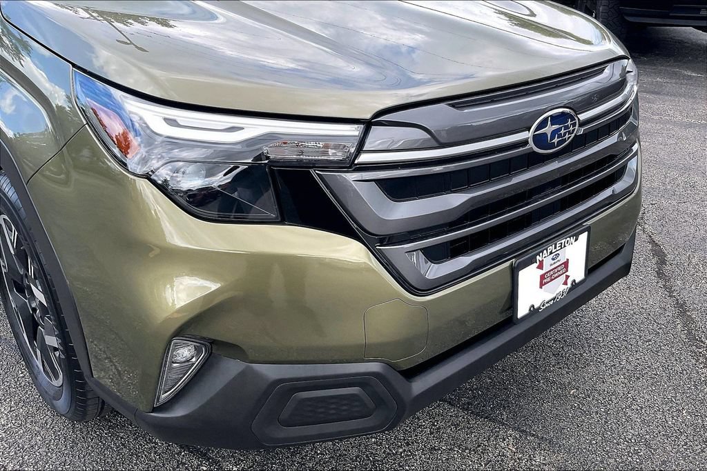 Certified 2025 Subaru Forester Premium AWD/4WD image 34