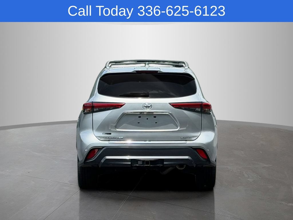 Used 2021 Toyota Highlander Limited FWD image 4