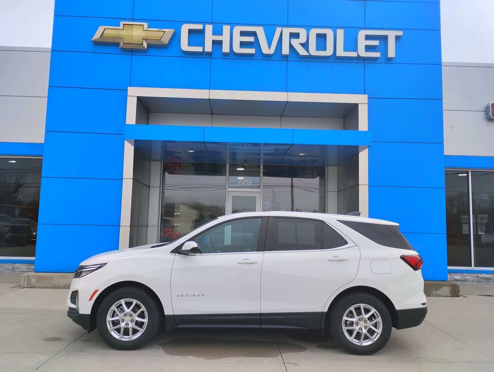 Used 2022 Chevrolet Equinox LT FWD image 9