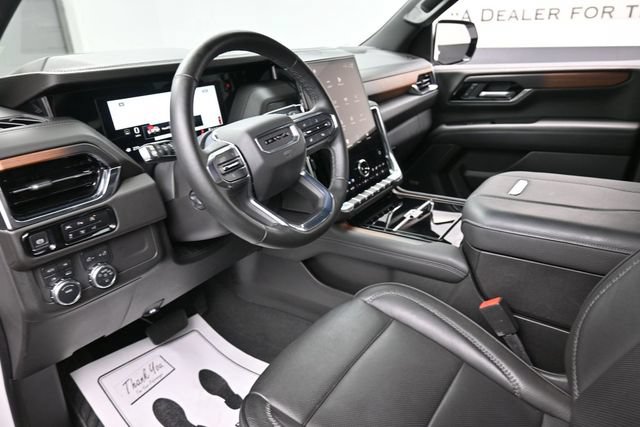 Used 2025 GMC Yukon XL Denali AWD/4WD image 18