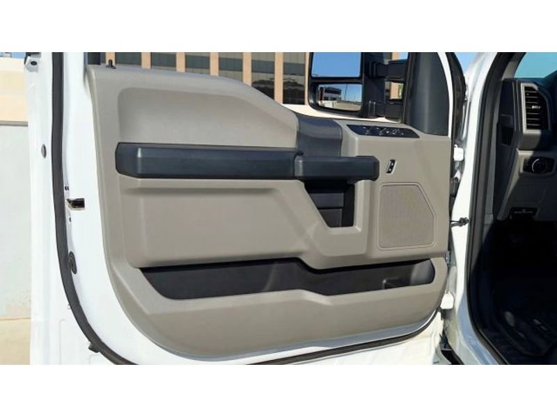 Used 2022 Ford F250 XL w/ Power Equipment Group image 12