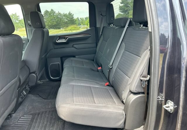 Used 2023 Chevrolet Silverado 1500 LT AWD/4WD image 9