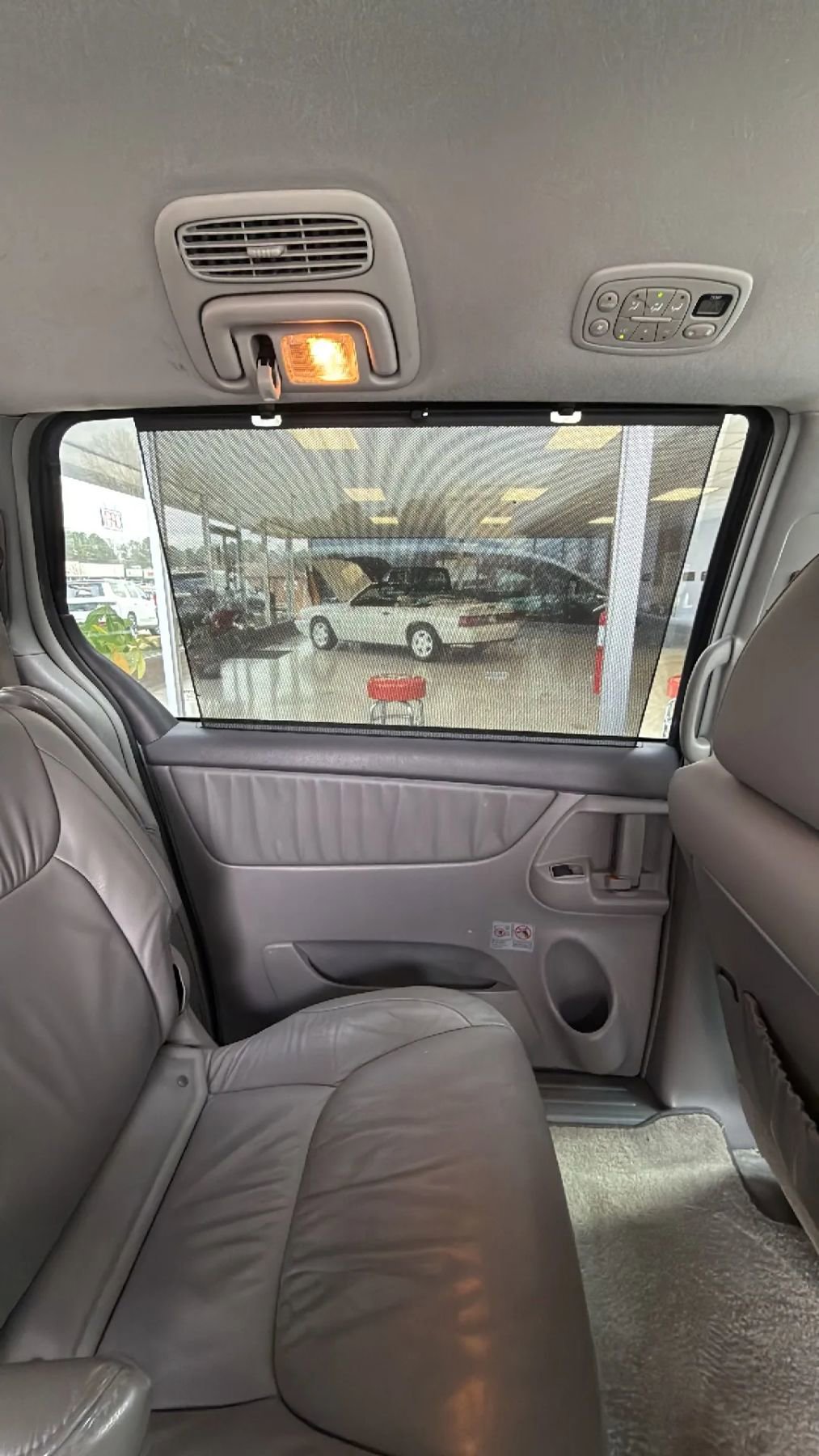 Used 2010 Toyota Sienna XLE FWD image 29