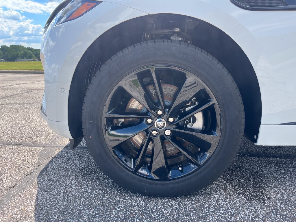 New 2026 Jaguar F-PACE R-Dynamic S AWD/4WD image 18