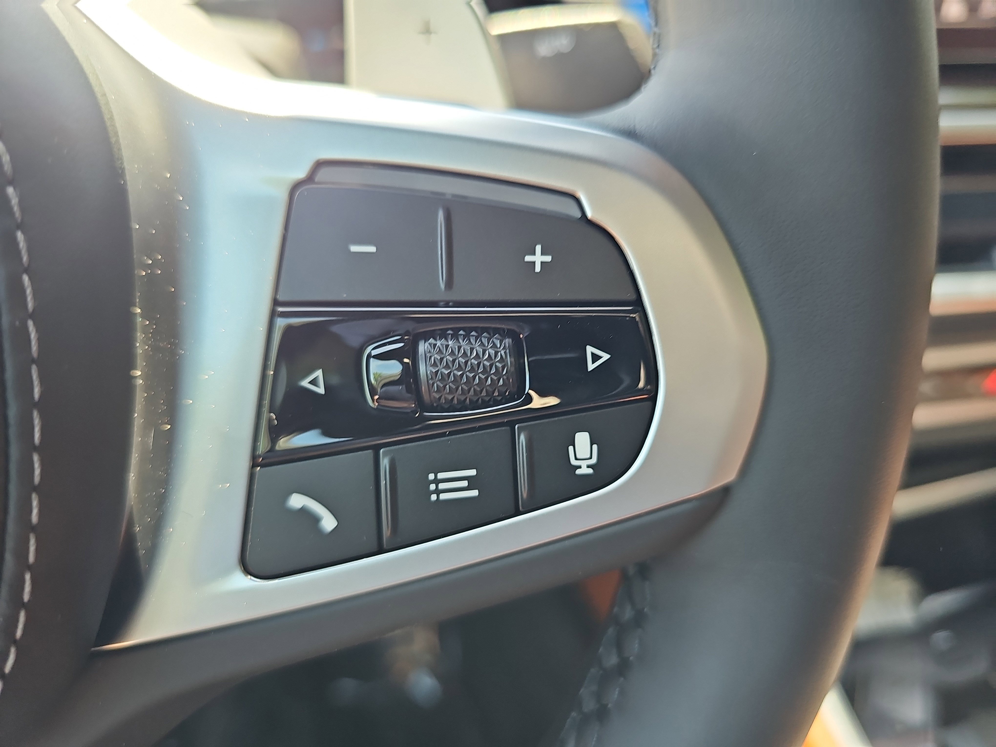 New 2027 BMW X6 xDrive40i AWD/4WD image 18