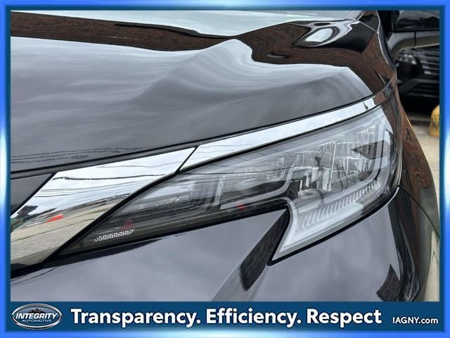 Used 2024 Toyota Sienna XLE FWD image 9