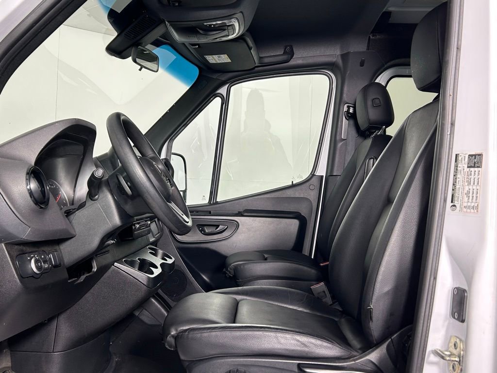 Used 2024 Mercedes-Benz Sprinter 2500 image 29