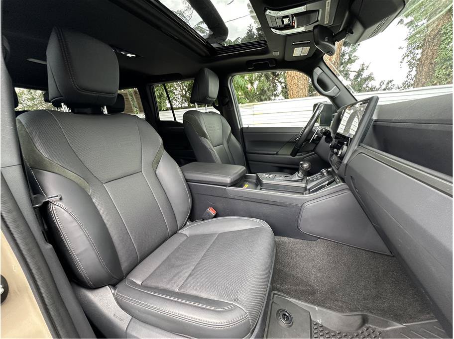Used 2025 Lexus GX 550 AWD/4WD image 15