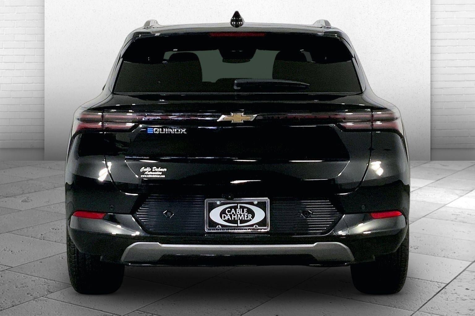 Used 2025 Chevrolet Equinox EV LT FWD image 3
