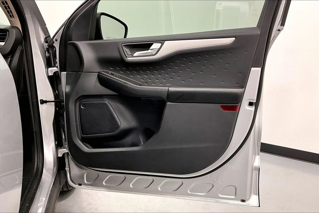 Used 2020 Ford Escape SEL image 22