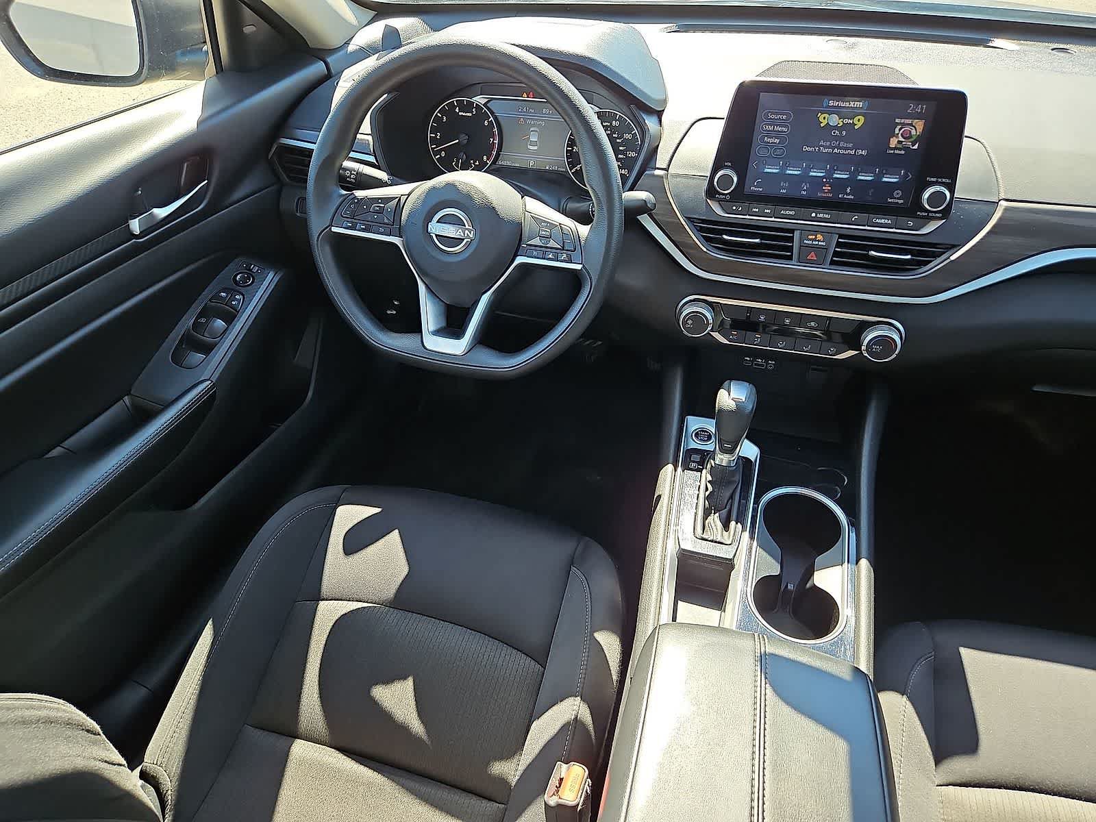 Used 2024 Nissan Altima 2.5 SV FWD image 10