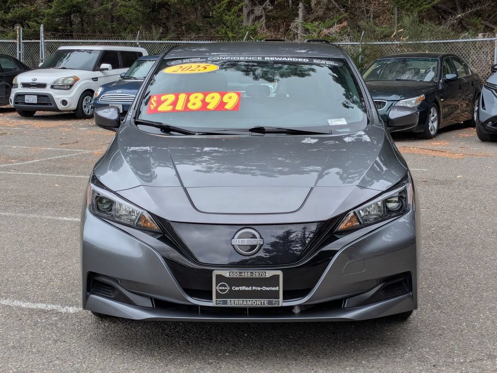 Used 2025 Nissan Leaf S FWD image 3