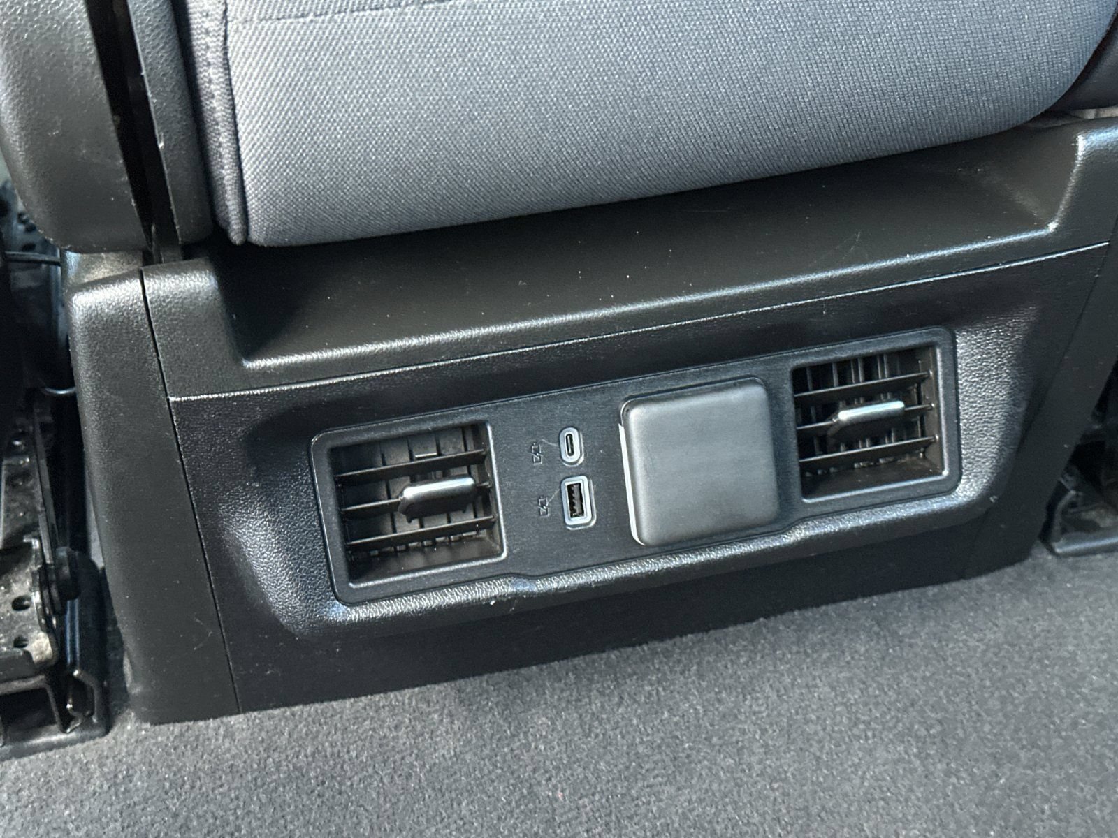 Used 2025 Chevrolet Silverado 1500 LT AWD/4WD image 32