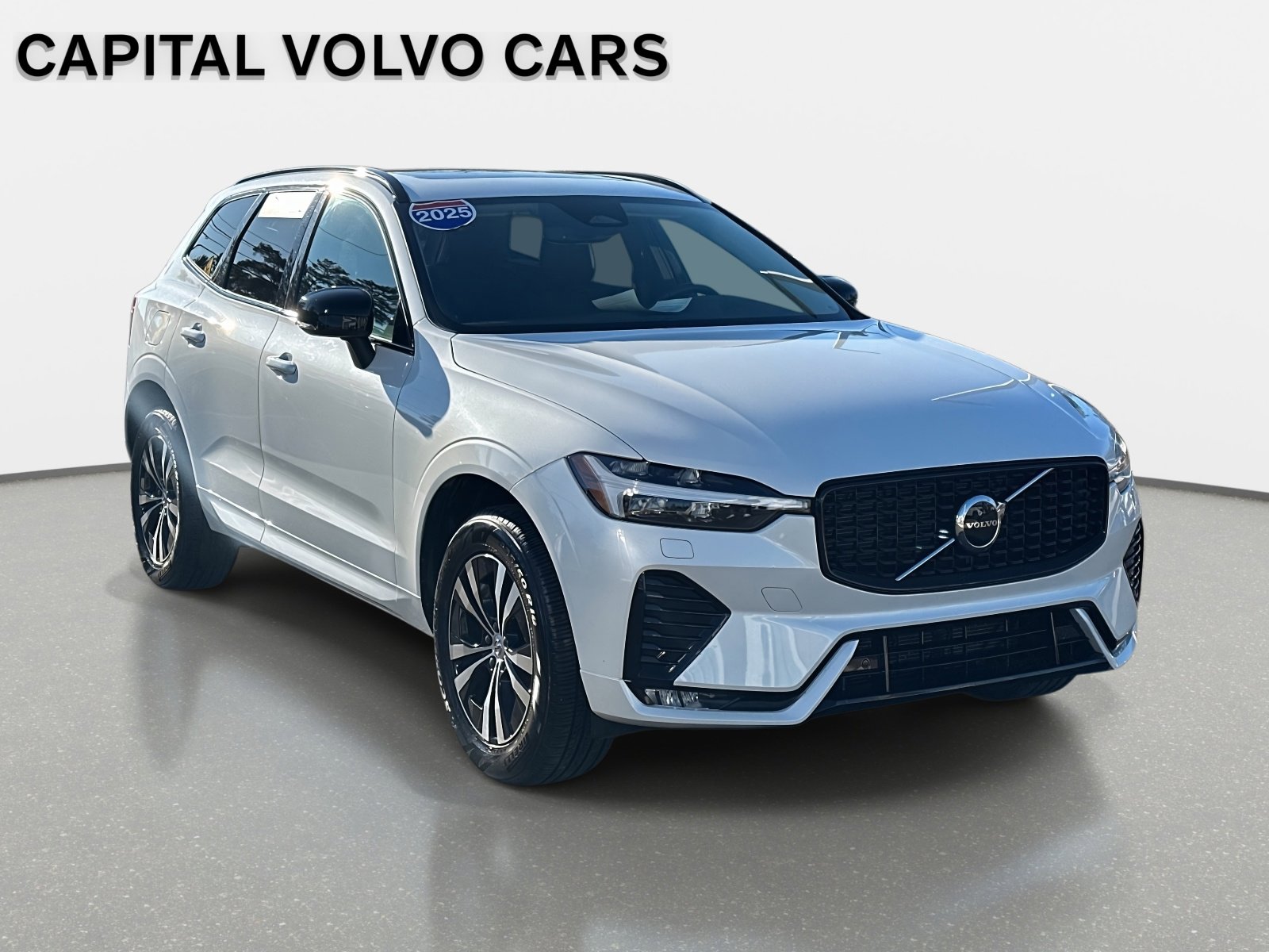 Certified 2025 Volvo XC60 B5 Core image 3