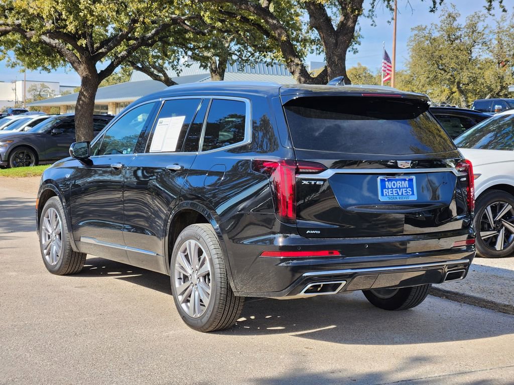Used 2025 Cadillac XT6 Premium Luxury image 4