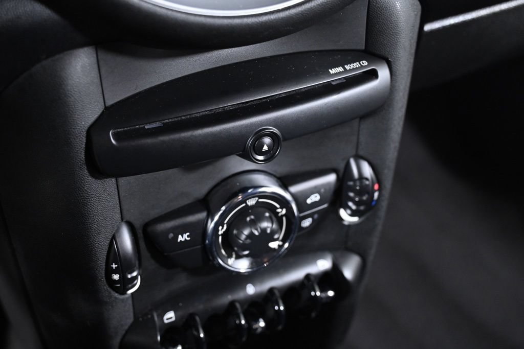 Used 2013 MINI Cooper Clubman FWD image 16