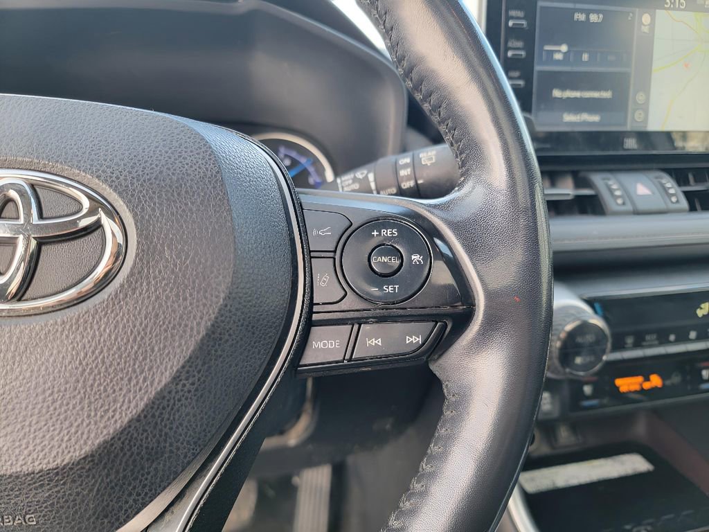 Used 2020 Toyota RAV4 Limited image 17