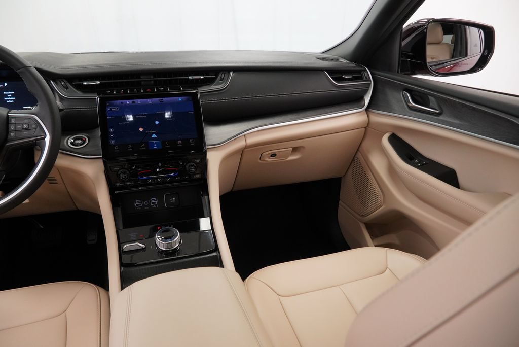 Certified 2025 Jeep Grand Cherokee Limited AWD/4WD image 28
