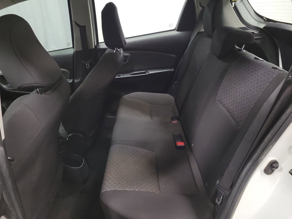 Used 2016 Toyota Yaris L image 23