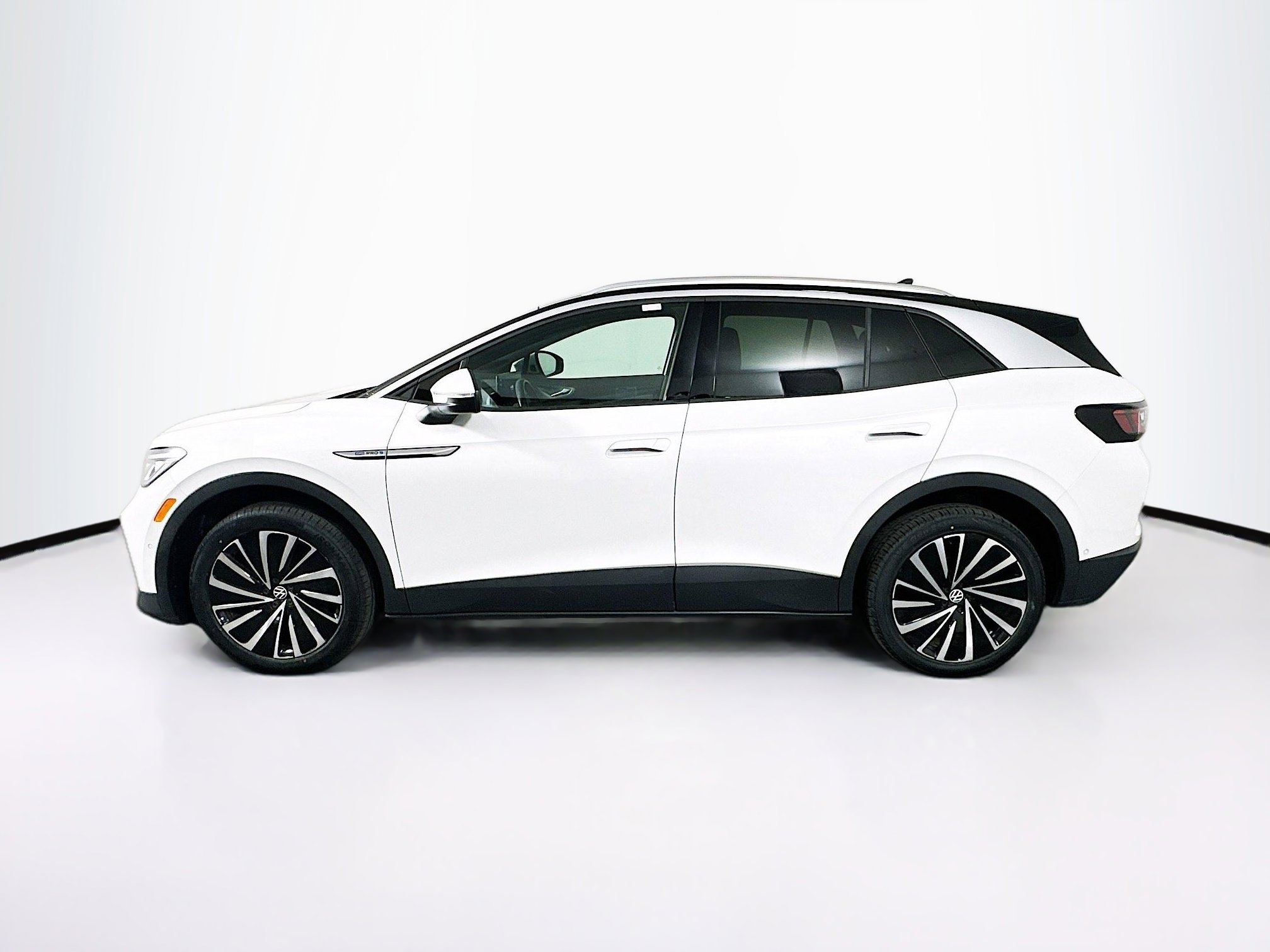 Used 2023 Volkswagen ID.4 Pro S Plus AWD/4WD image 4