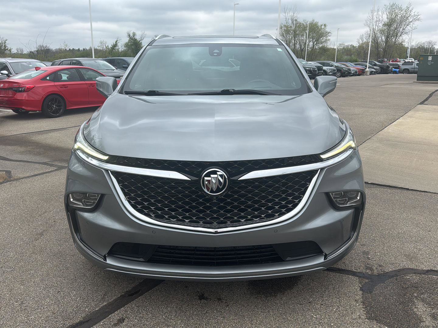 Used 2023 Buick Enclave Avenir w/ Avenir Technology Package AWD/4WD image 10