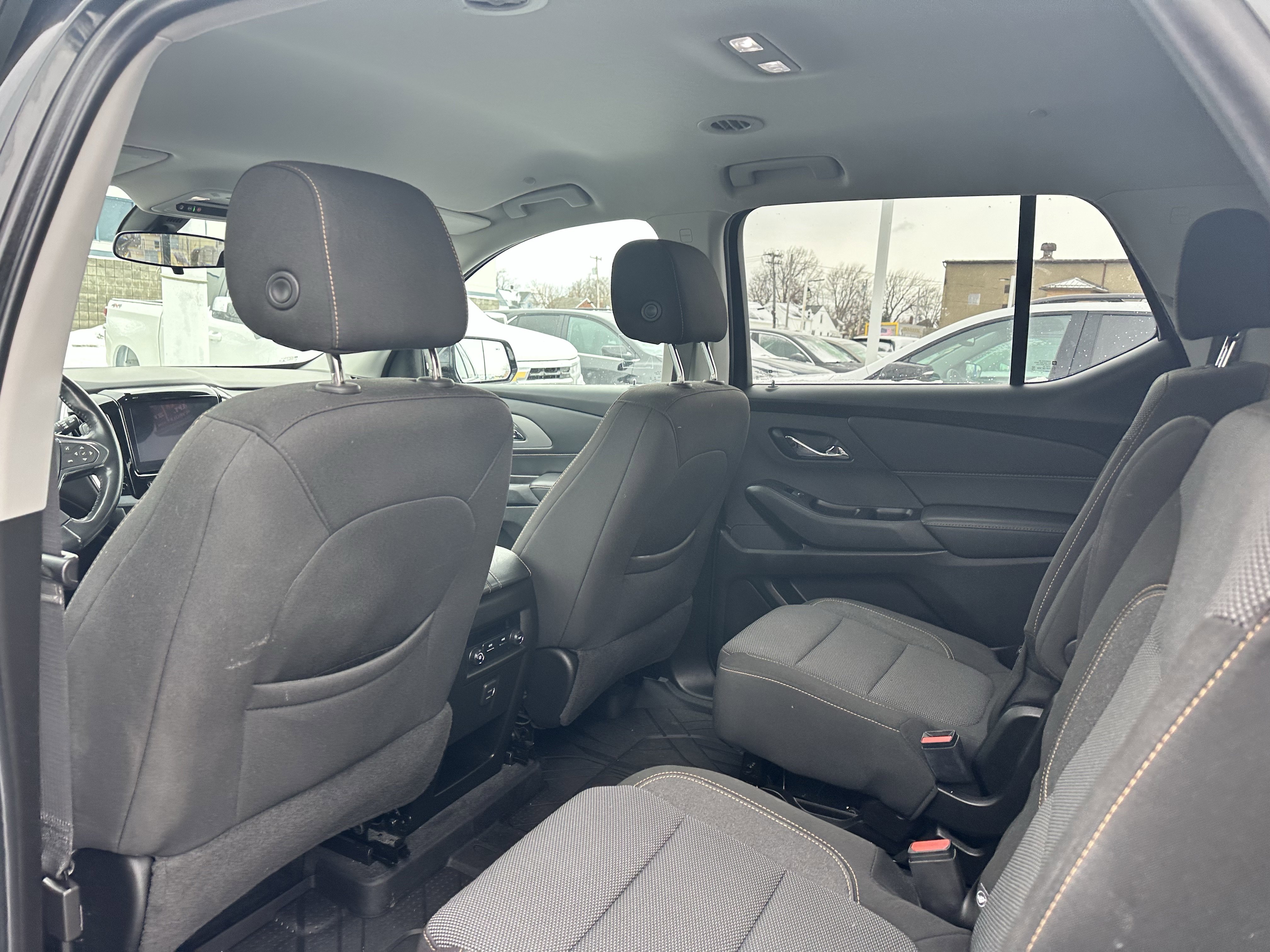 Used 2020 Chevrolet Traverse LT image 12