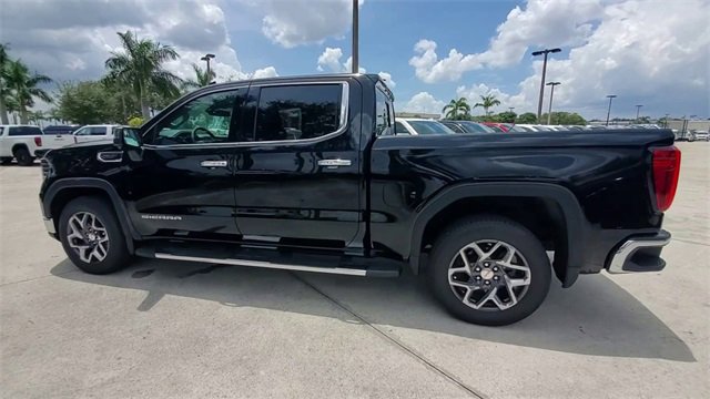 Used 2023 GMC Sierra 1500 SLT w/ SLT Premium Package image 9