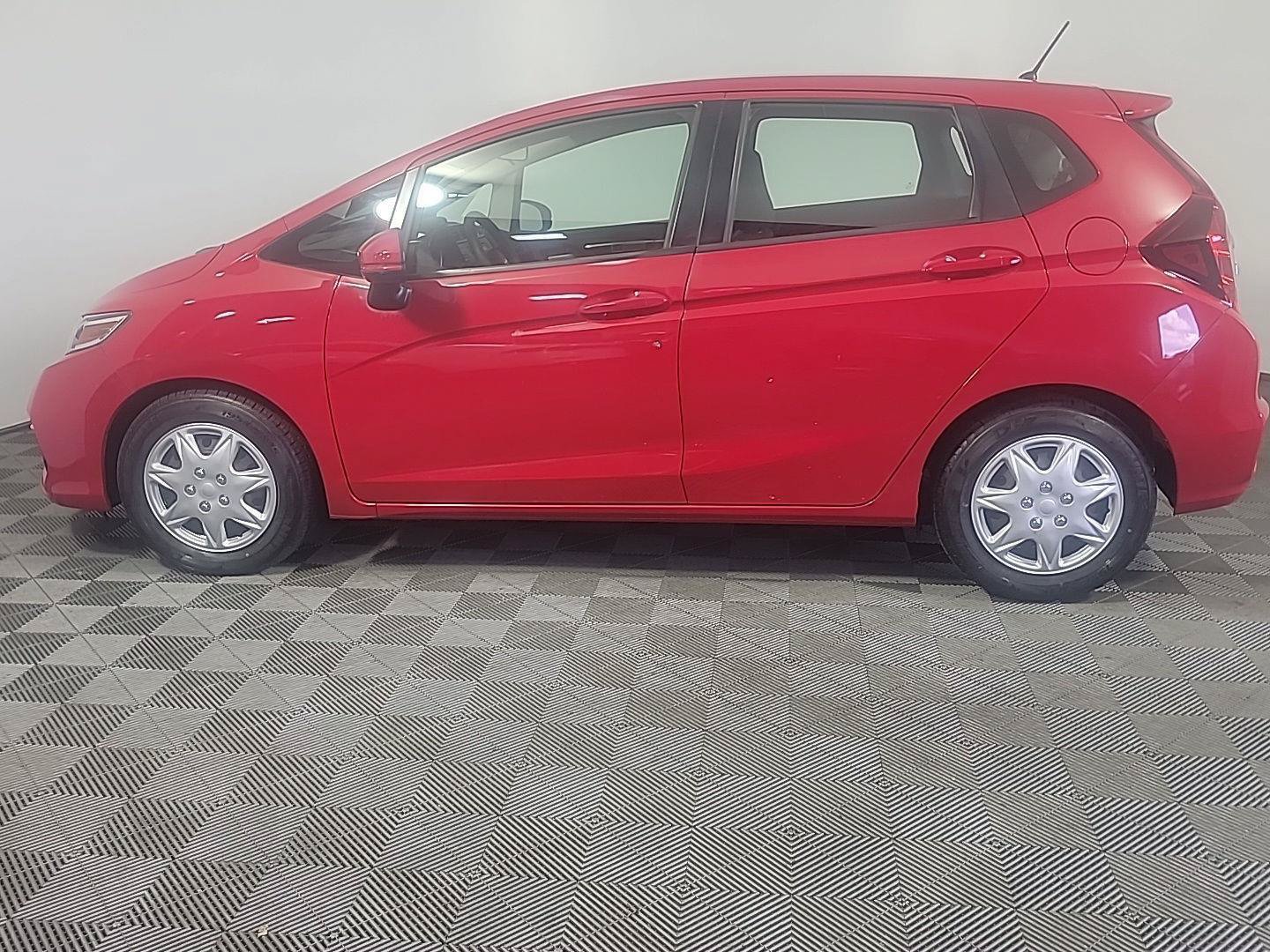 Certified 2018 Honda Fit LX image 10