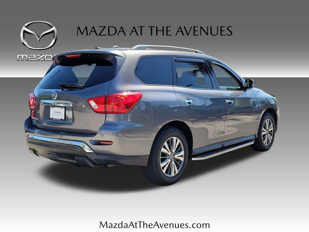 Used 2017 Nissan Pathfinder SV image 5