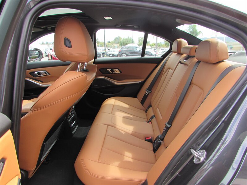 Used 2022 BMW M340i RWD image 26