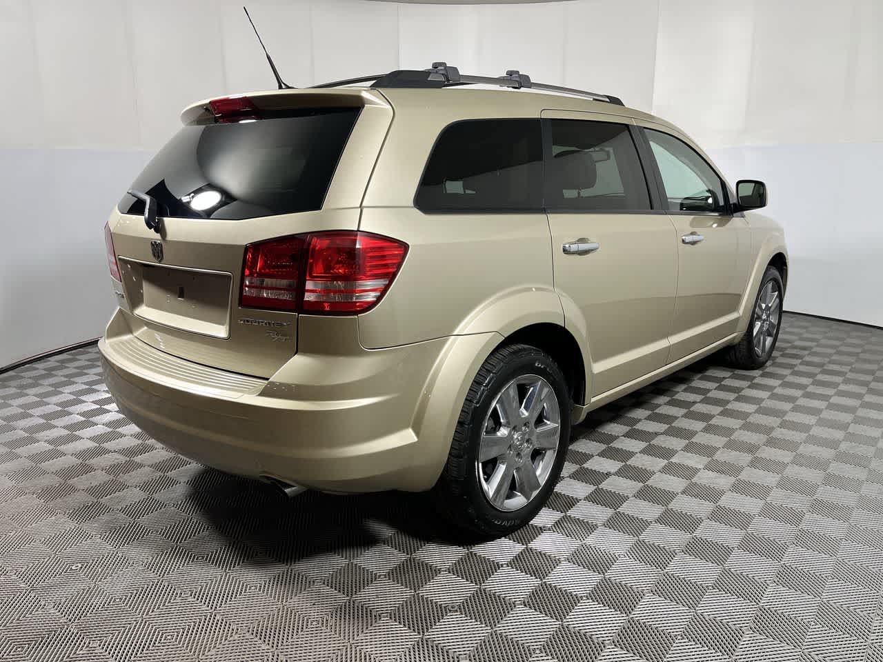 Used 2010 Dodge Journey R/T w/ Flexible Seating Group FWD image 8