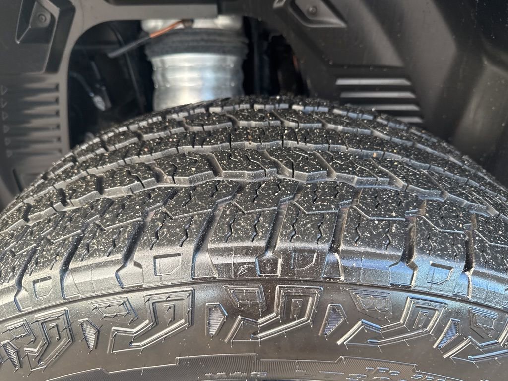 Used 2024 GMC Hummer EV 2X image 35