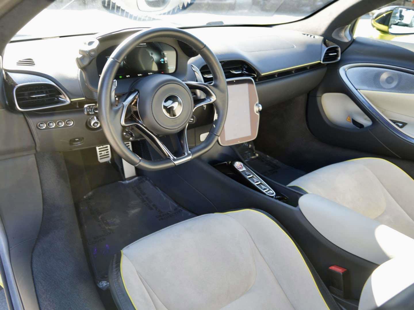 Used 2023 McLaren Artura image 8