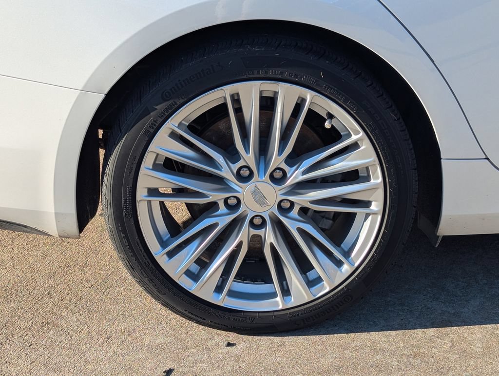 Used 2020 Cadillac CT4 Premium Luxury RWD image 3