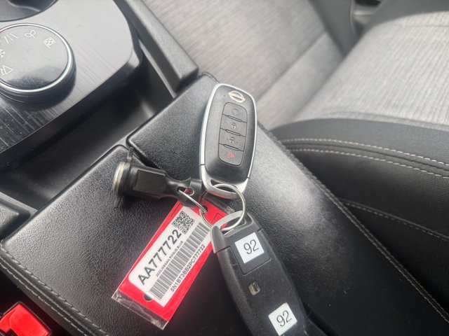Used 2023 Nissan Rogue SV AWD/4WD image 17