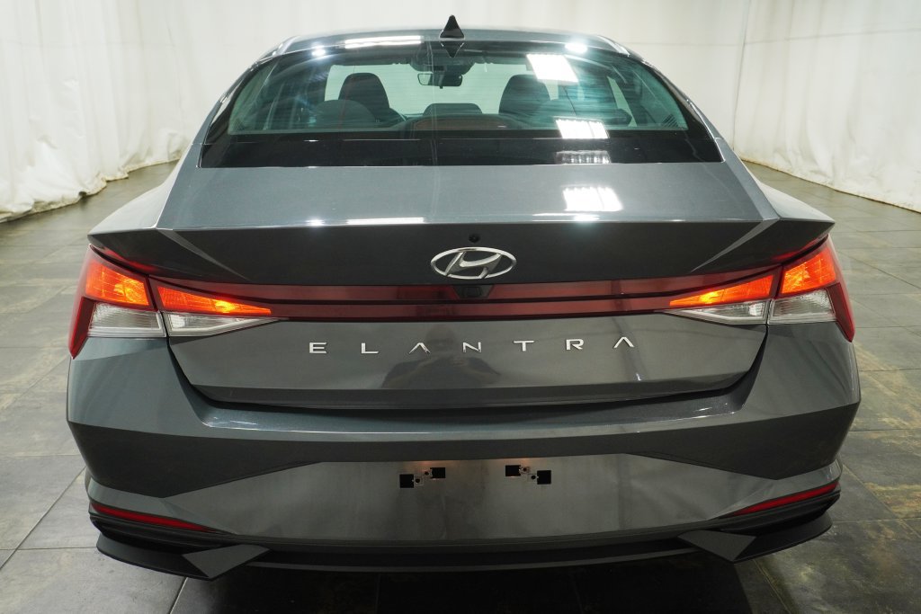 Certified 2023 Hyundai Elantra SEL w/ Preferred Accessory Package FWD image 5