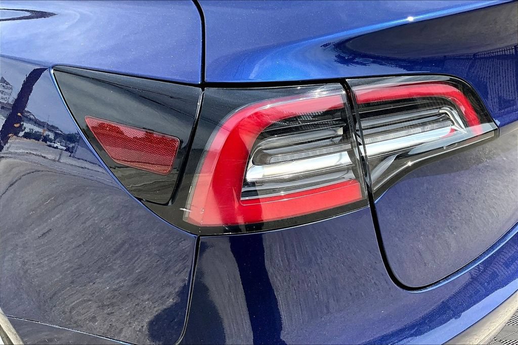 Used 2018 Tesla Model 3 Long Range RWD image 22