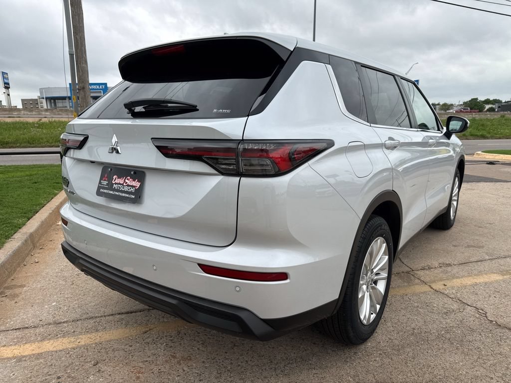 New 2026 Mitsubishi Outlander ES AWD/4WD image 4