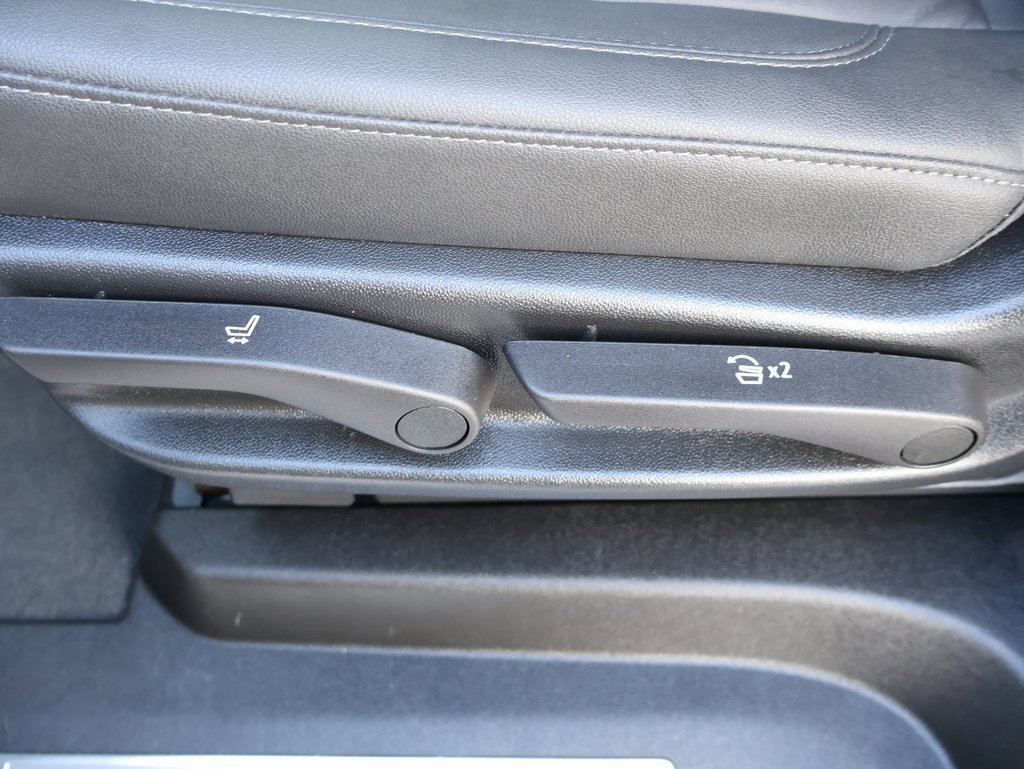 Certified 2024 Chevrolet Suburban Z71 w/ Luxury Package image 28