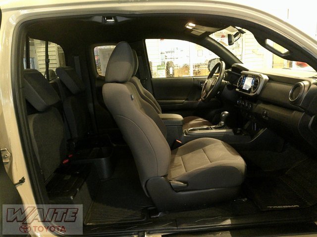 Used 2017 Toyota Tacoma TRD Sport image 24