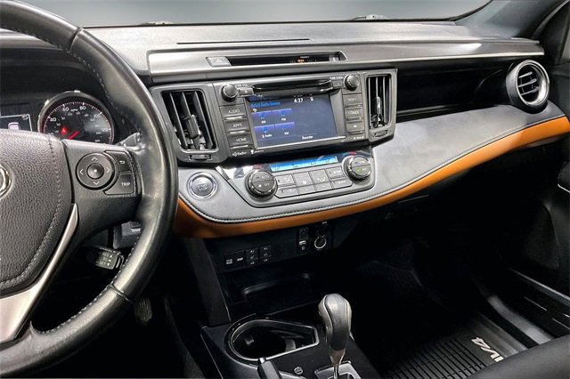 Used 2016 Toyota RAV4 SE image 11