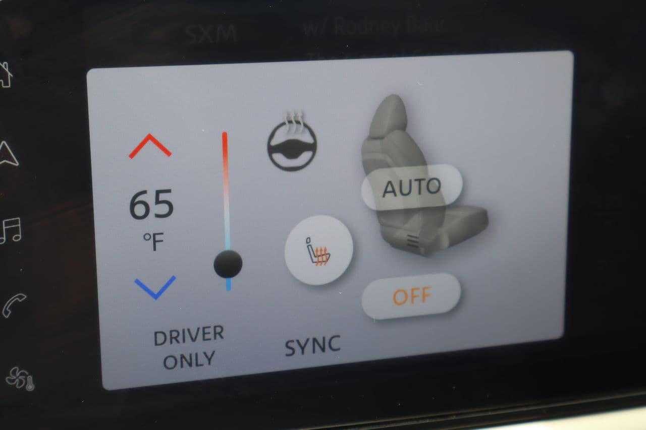 Used 2024 Nissan Ariya FWD image 8