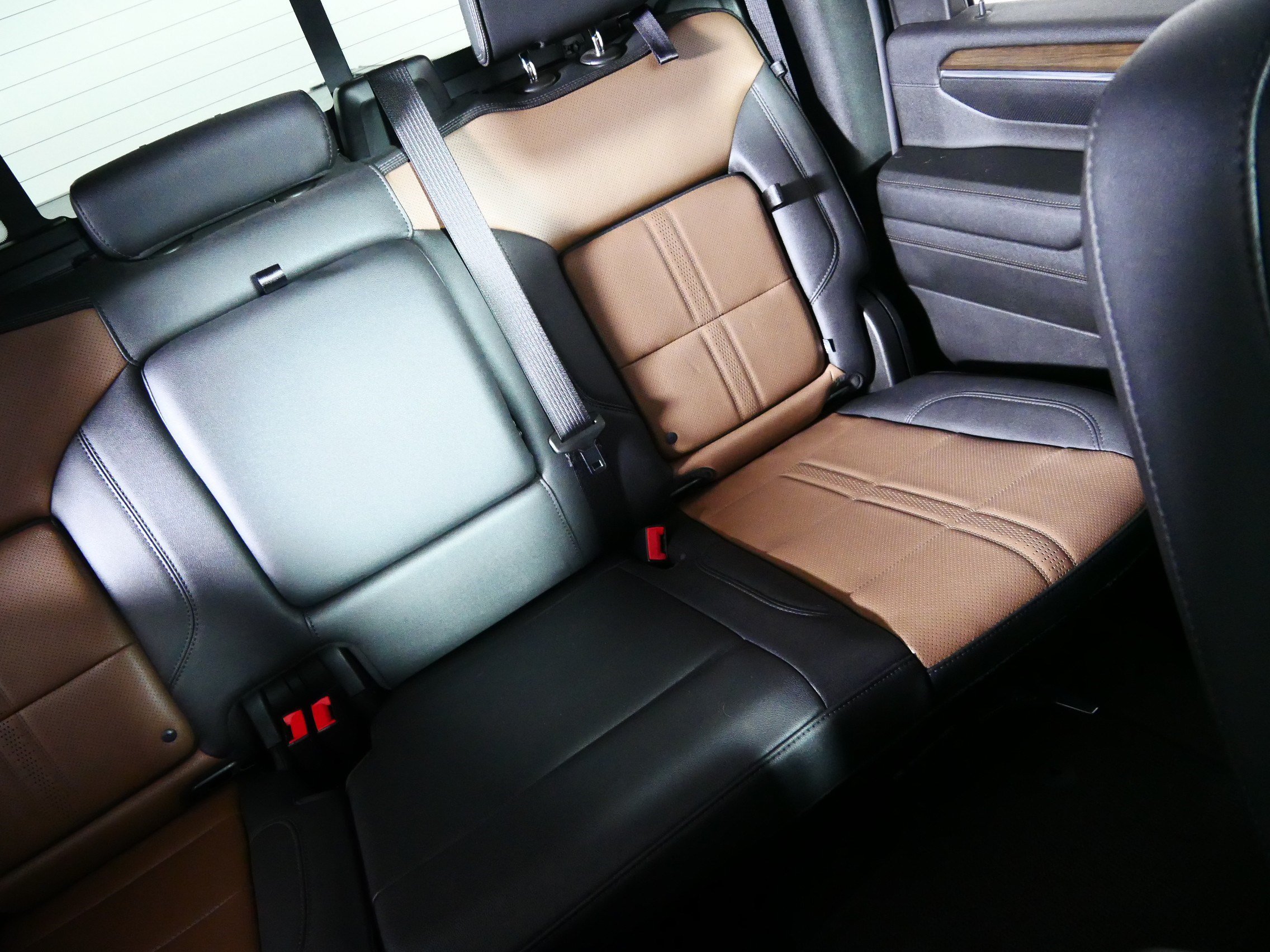 Used 2024 Chevrolet Silverado 2500 High Country w/ High Country Premium Package AWD/4WD image 14