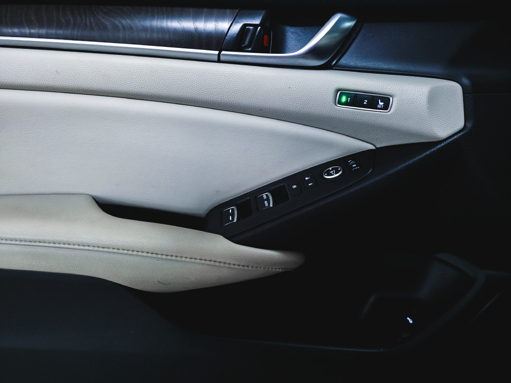 Used 2018 Honda Accord EX-L image 15