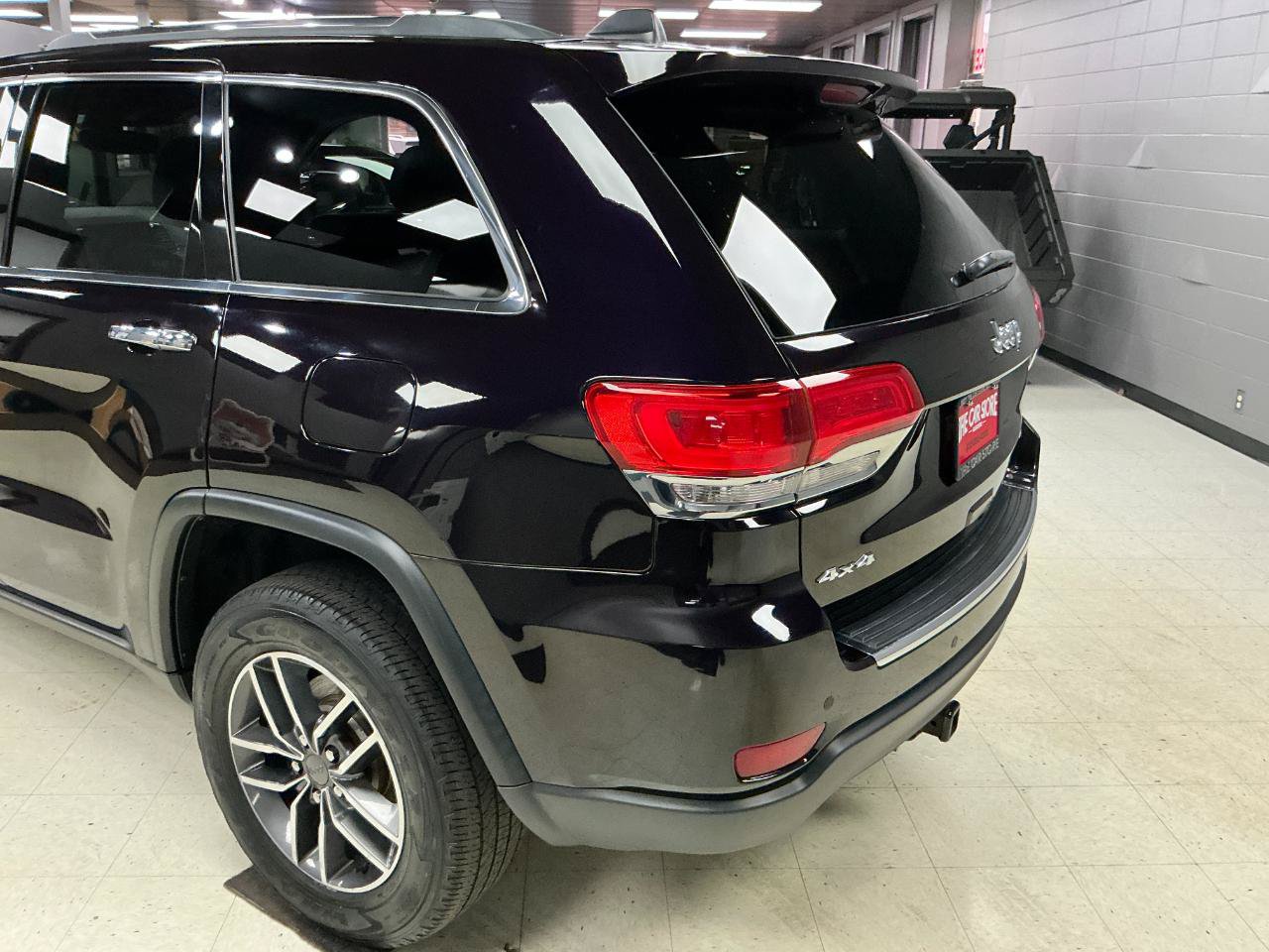 Used 2019 Jeep Grand Cherokee Limited AWD/4WD image 33