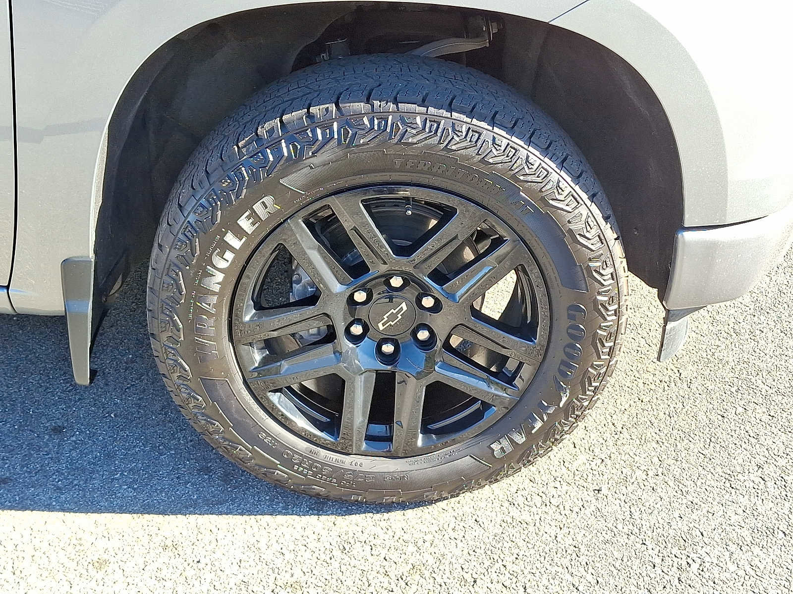 Used 2023 Chevrolet Silverado 1500 Custom w/ LPO, Dark Essentials Package image 9