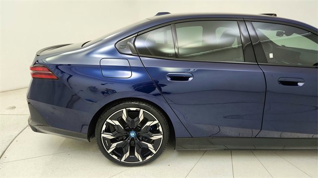 Used 2025 BMW i5 eDrive40i w/ M Sport Package image 12