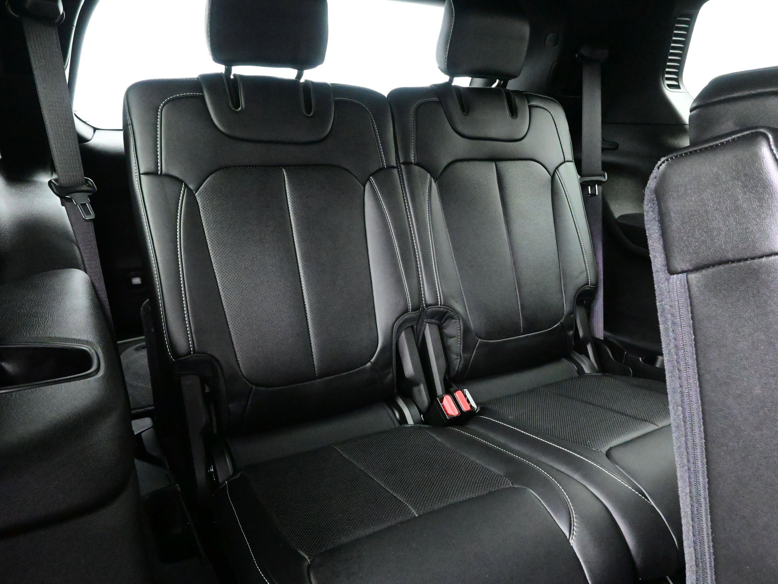 Used 2025 Jeep Grand Cherokee L Limited w/ Luxury Tech Group II image 17