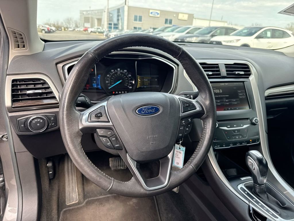Used 2014 Ford Fusion SE w/ Equipment Group 202A image 11