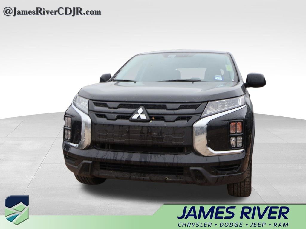 Used 2025 Mitsubishi Outlander Sport LE AWD/4WD image 2